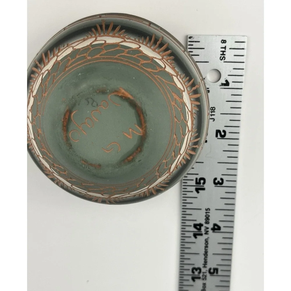 Navajo Etched Pottery Vase Seed Pot Green White Grass Plateau Nature Signed MG